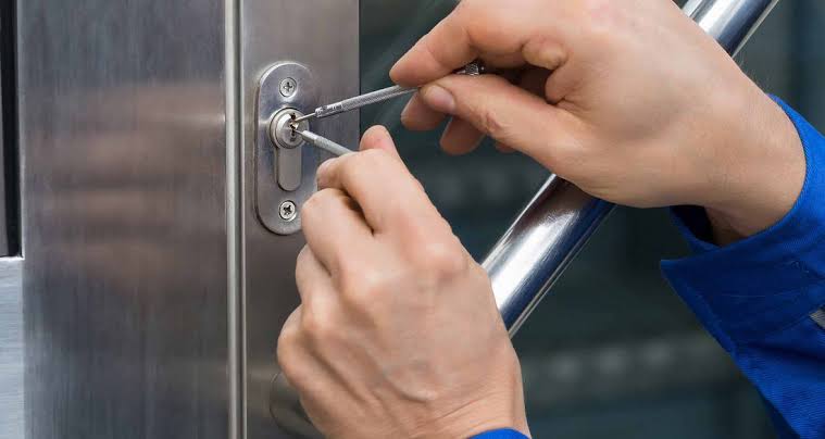 The Importance of Hiring Certified Locksmiths in Harlow for a Lock Installation Job