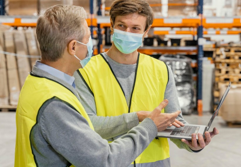 7 Reasons US Manufacturers Are Switching to Custom Pallets and Crates for HVAC and Appliance Shipping