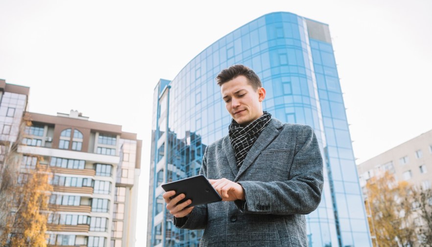 Cloud Hotel ERP vs Legacy PMS: Why US Hotels Are Making the Switch Right Now