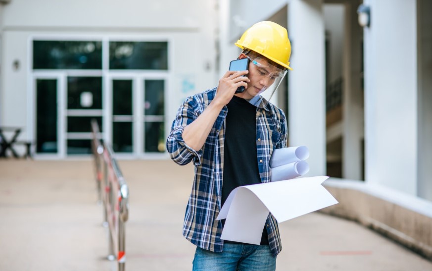 How to Report a Workplace Violation Anonymously in the US (Without Fear of Retaliation)