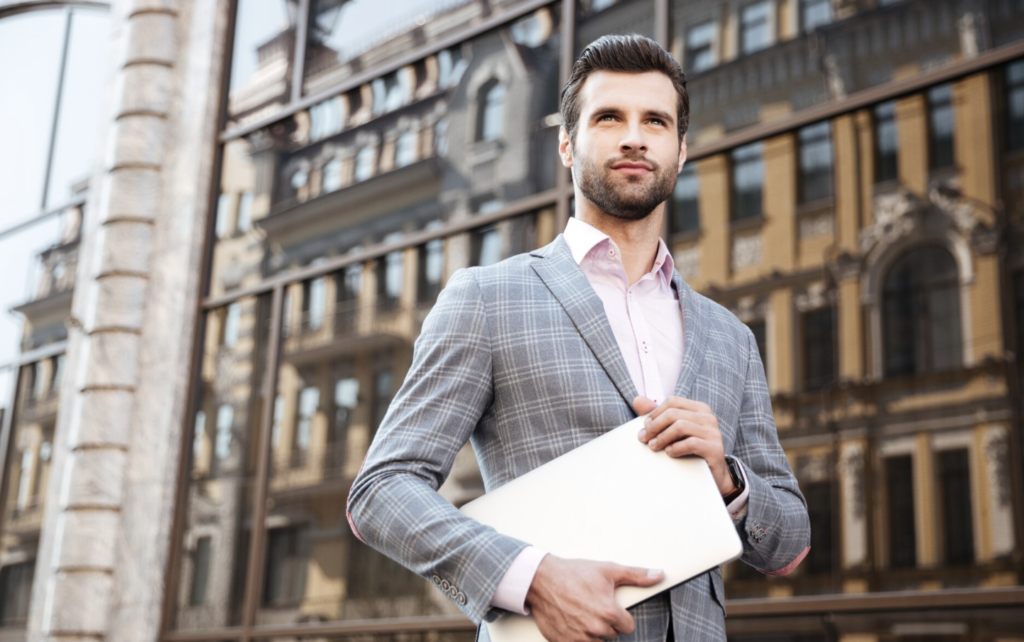 7 Things Top US Real Estate Agents Always Include in Their Listing Presentation Folders (And Why Most Agents Skip Them)